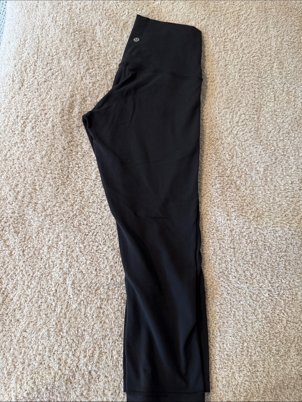 Lululemon black capri Size 8
